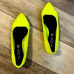 Aldo highlighter Green flats !! Super Cute !!